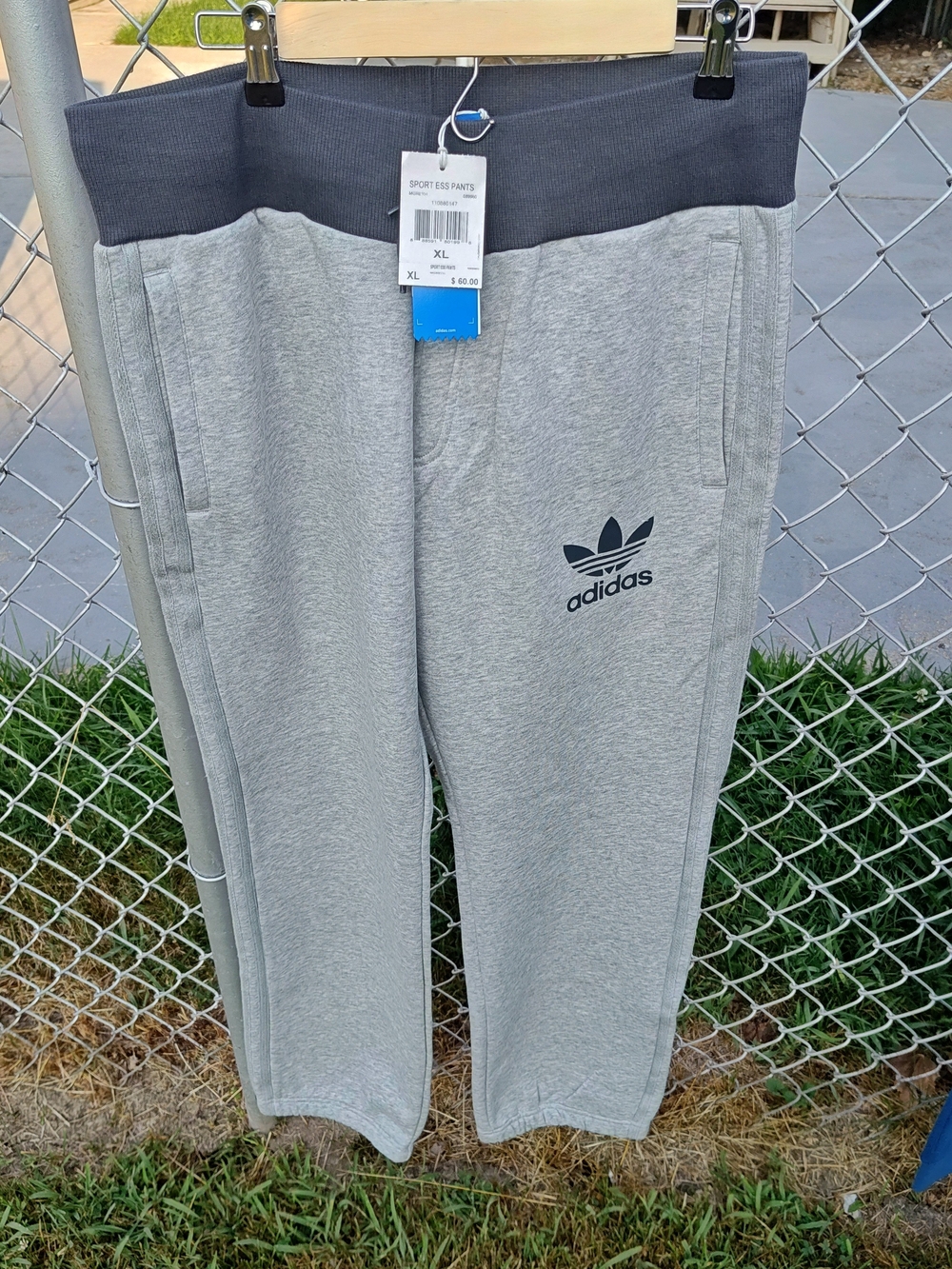 Adidas Men's Gray Jogger Sweatpants Size XL Essential Premium